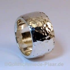 Silber-Ring mit Hammerschlag